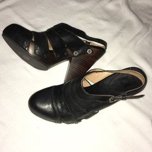 Frye Flora Stitch Black clog